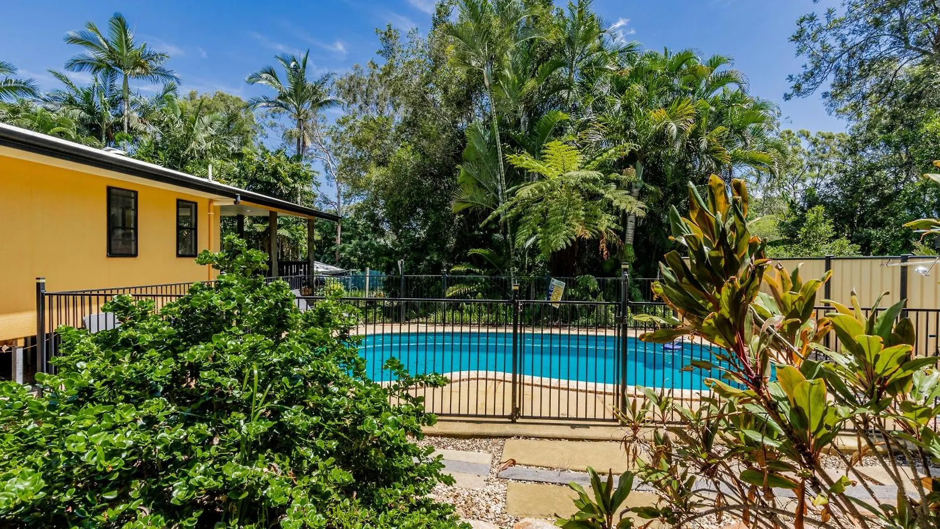 Holiday home Tannum Tides - Sleeps 8 With Pool & Boat Parking Villa Tannum Sands